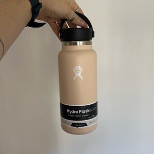 *NEW* Hydro Flask Wide Mouth 32 oz / Sandstone